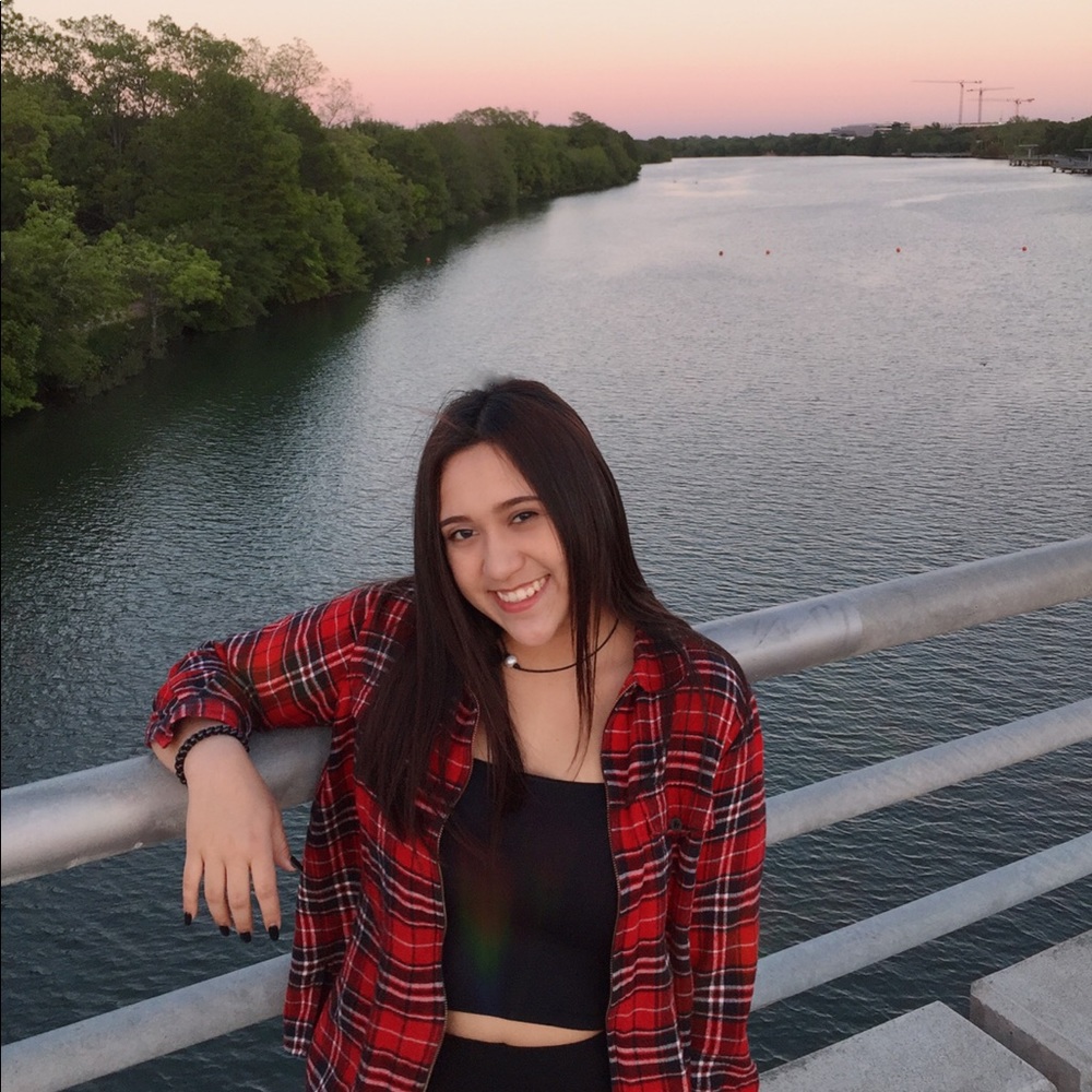 Meet your Posher, Denisse